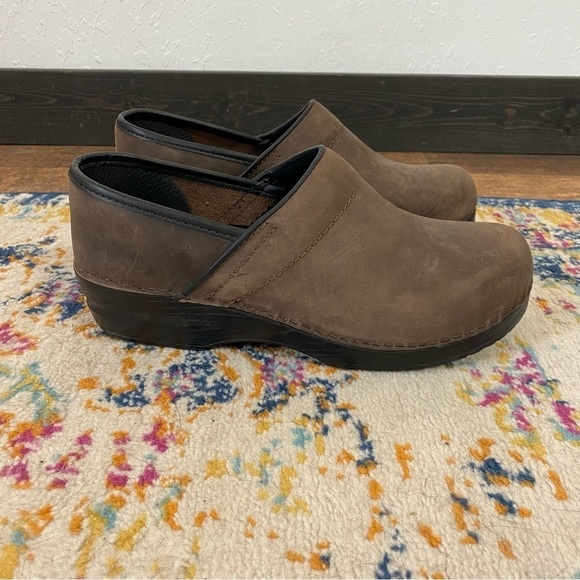 EASTLAND Leather clogs Made in Italy Womens size 9 - Picture 9 of 9